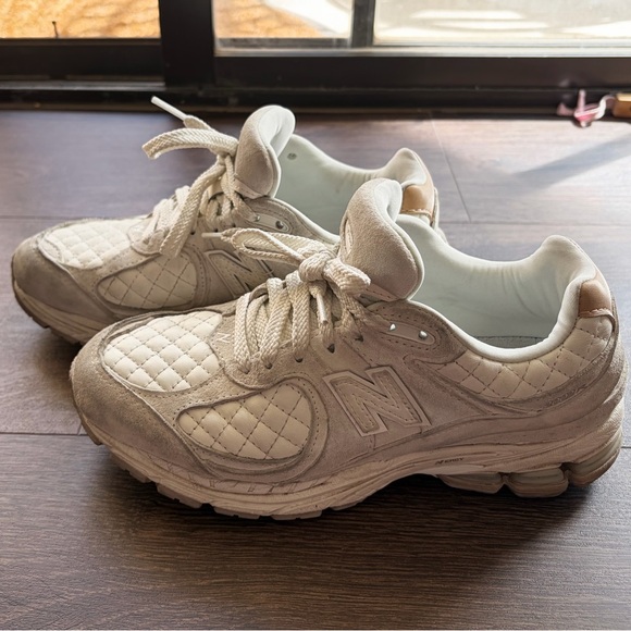 New Balance 2002r Sneakers - Picture 4 of 10